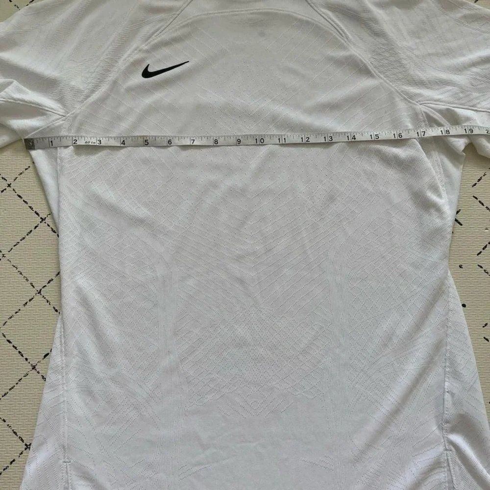 Nike Dri-fit short sleeve shirt M‎